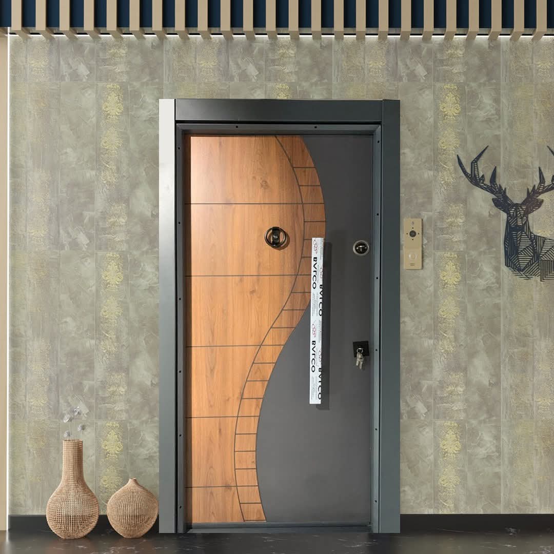 Artistic Curved Pattern Door